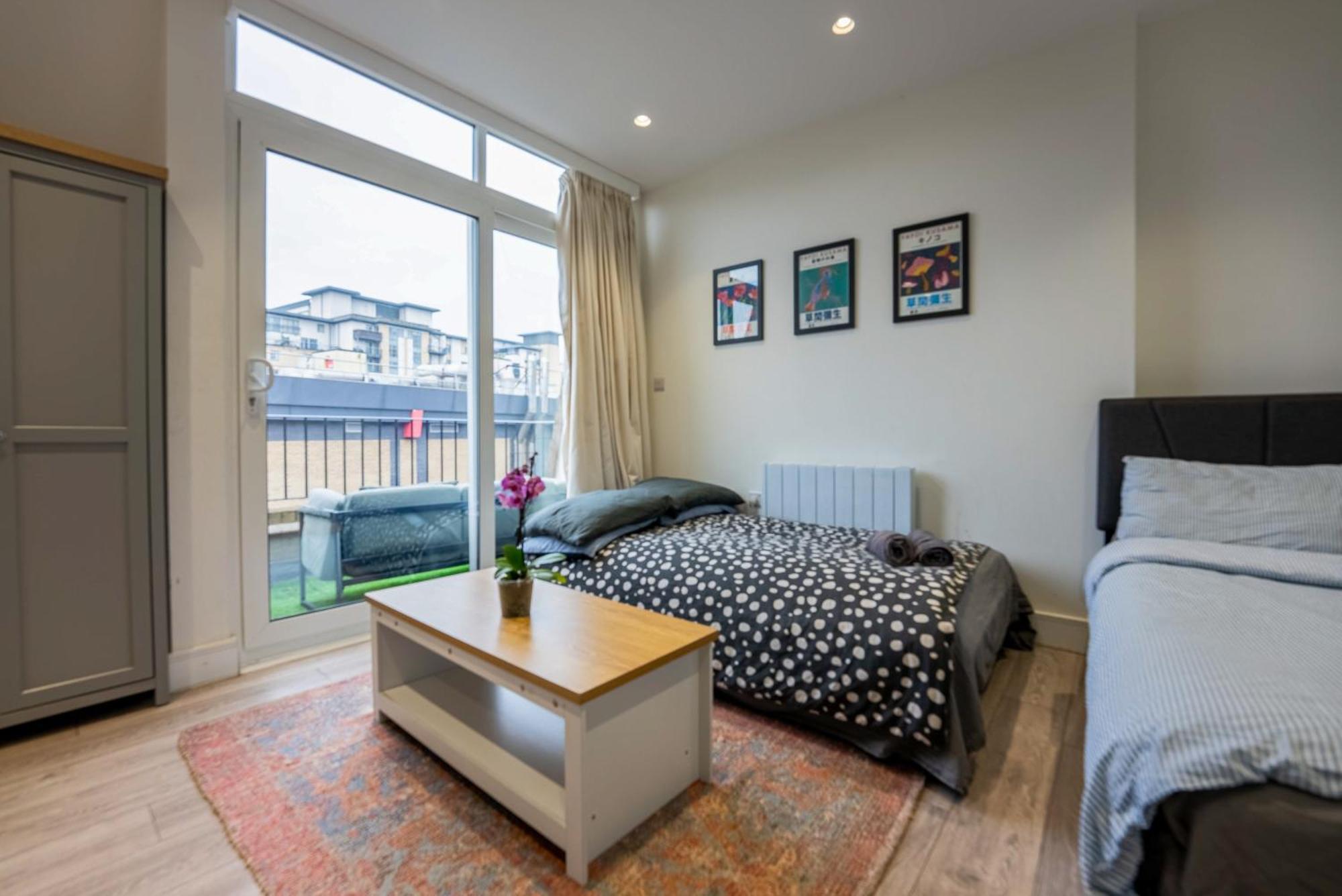 Modern Studio Flat With Balcony In Heart Of London Exterior photo